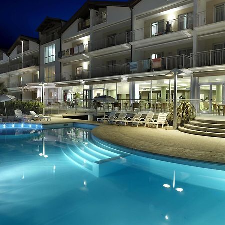 Апарт готель Casa Del Mar Розето-дельї-Абруцці Екстер'єр фото