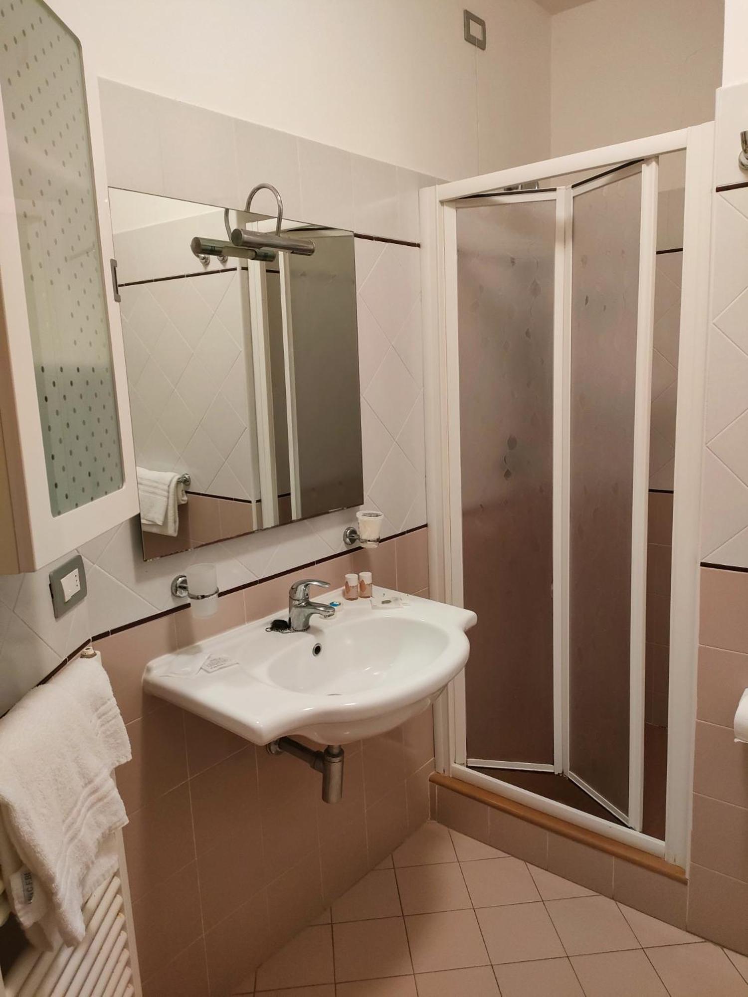 Апарт готель Casa Del Mar Розето-дельї-Абруцці Екстер'єр фото