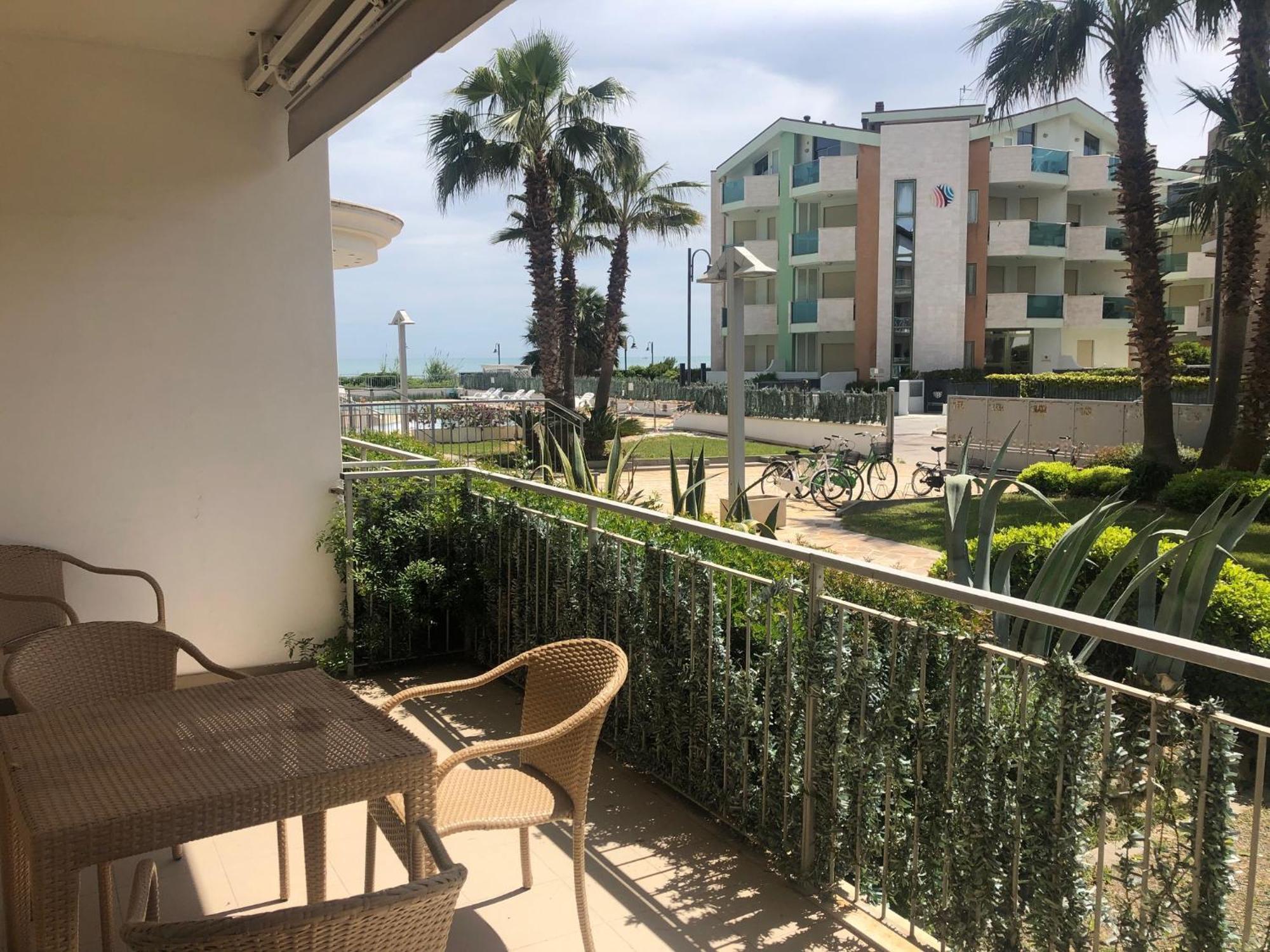Апарт готель Casa Del Mar Розето-дельї-Абруцці Екстер'єр фото